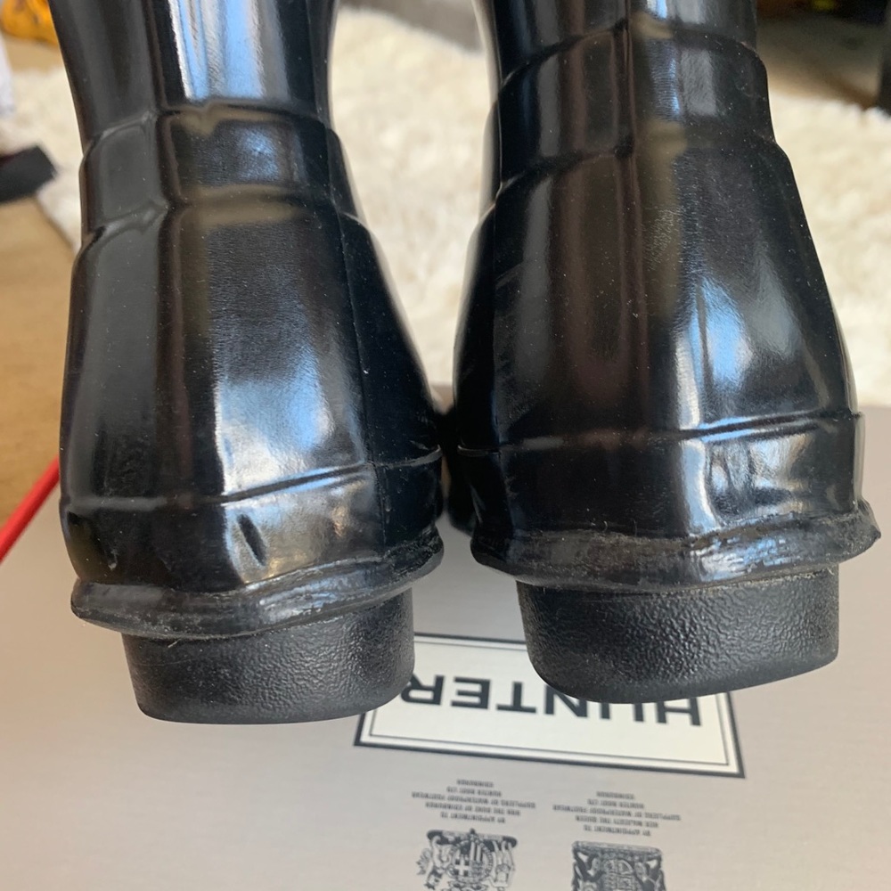 Short Black Gloss Hunter Rain Boots - Picture 7 of 9